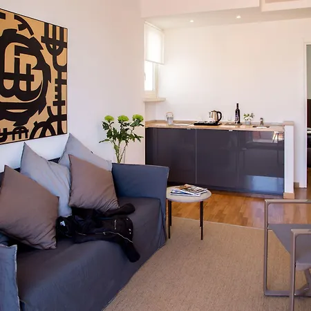 Couette-café Nazionale 51 Group