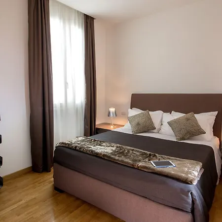 Nocleg ze śniadaniem Nazionale 51 Group 4*