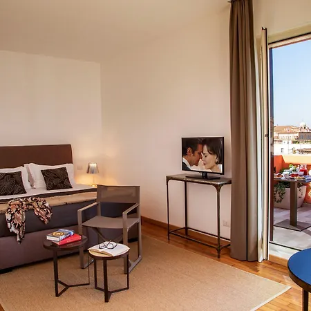 Couette-café Nazionale 51 Group Rome