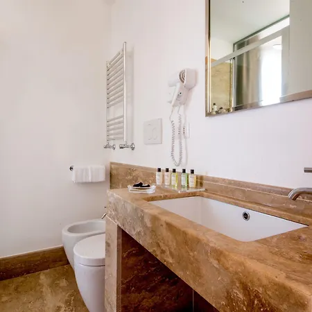 Couette-café Nazionale 51 Group Rome