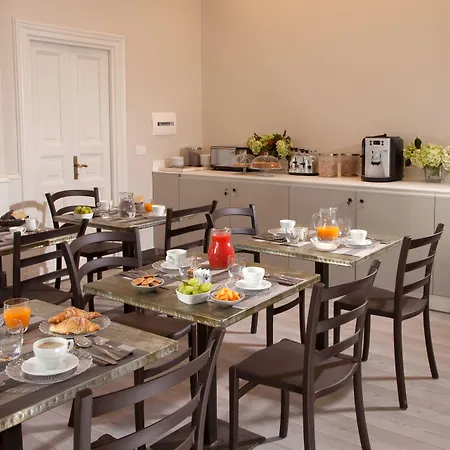 Nazionale 51 Group Couette-café Rome