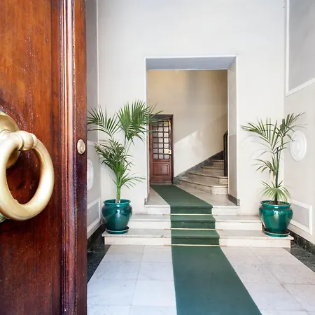 Nocleg ze śniadaniem Nazionale 51 Group 4*