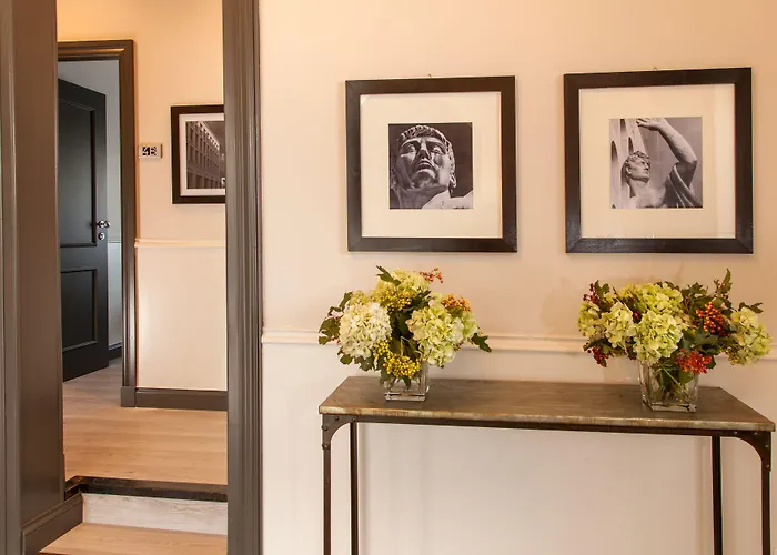 Nazionale 51 Group Bed & Breakfast 4*