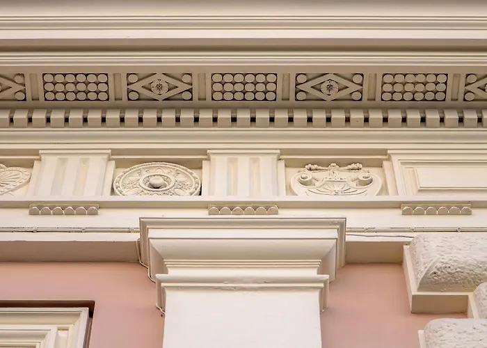 Nazionale 51 Group 4* Rome